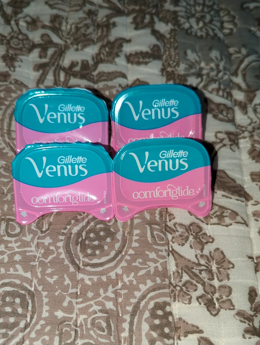 Venus ComfortGlide Razor Cartridge Refills - Pink/Teal
